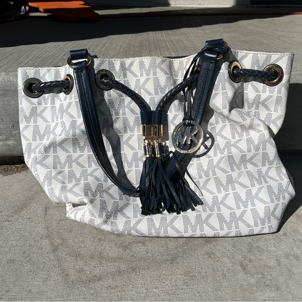 Medium, Michael Kors Purse